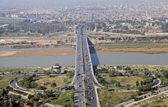 حمل بار مشهد اهواز با خاور نیسان کامیون تریلی ده چرخ